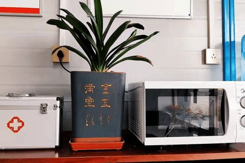 信贏資訊 公司喜獲三個全國“最美工會戶外勞動者服務站點”